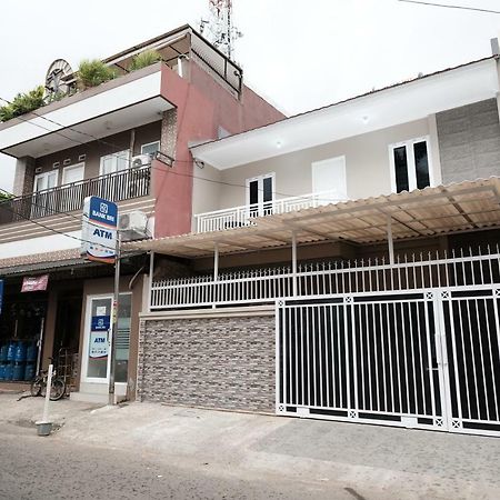 Hotel Reddoorz Syariah Near Siloam Hospital Kebon Jeruk Jakarta Exteriér fotografie