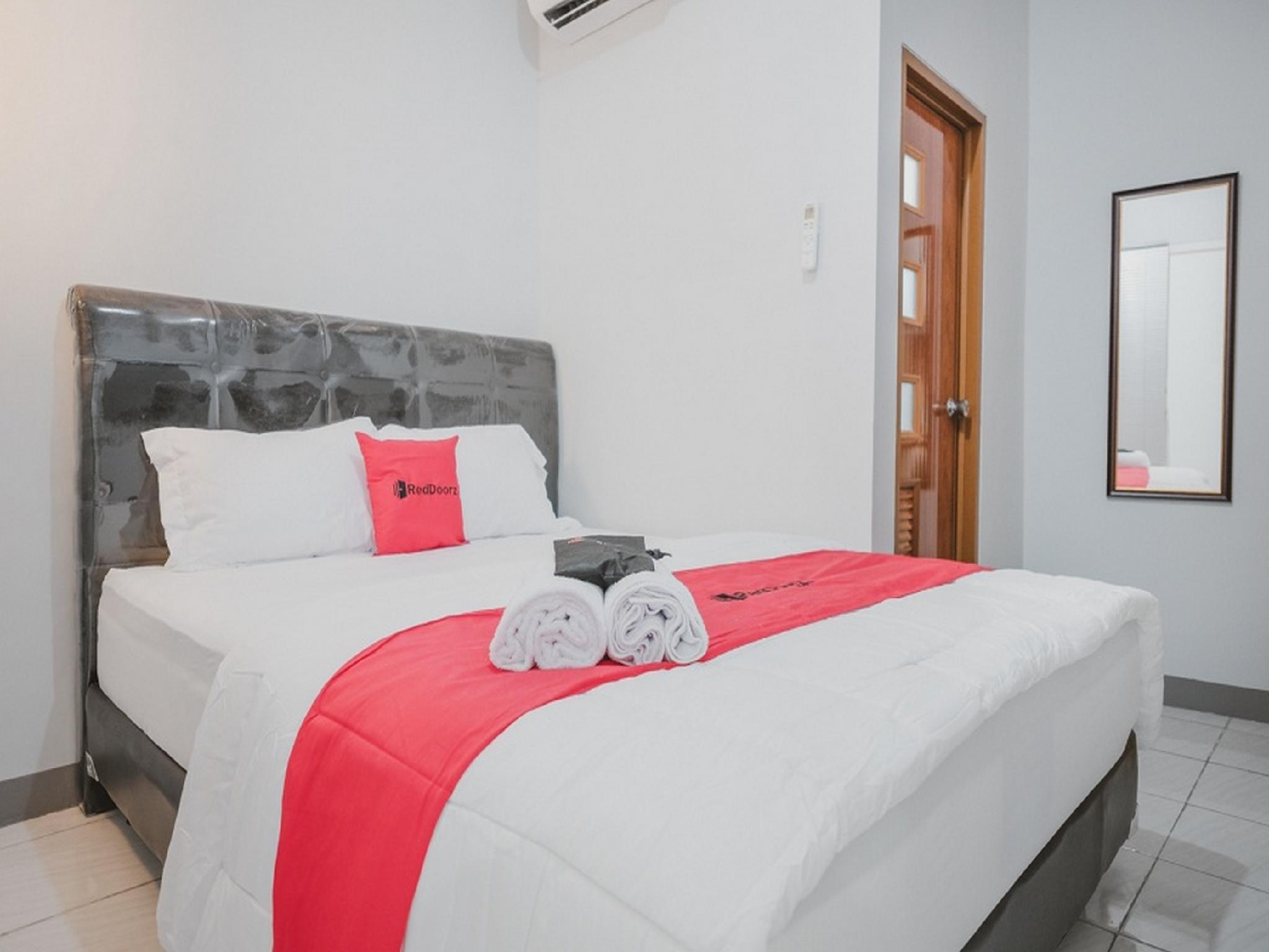 Hotel Reddoorz Syariah Near Siloam Hospital Kebon Jeruk Jakarta Exteriér fotografie