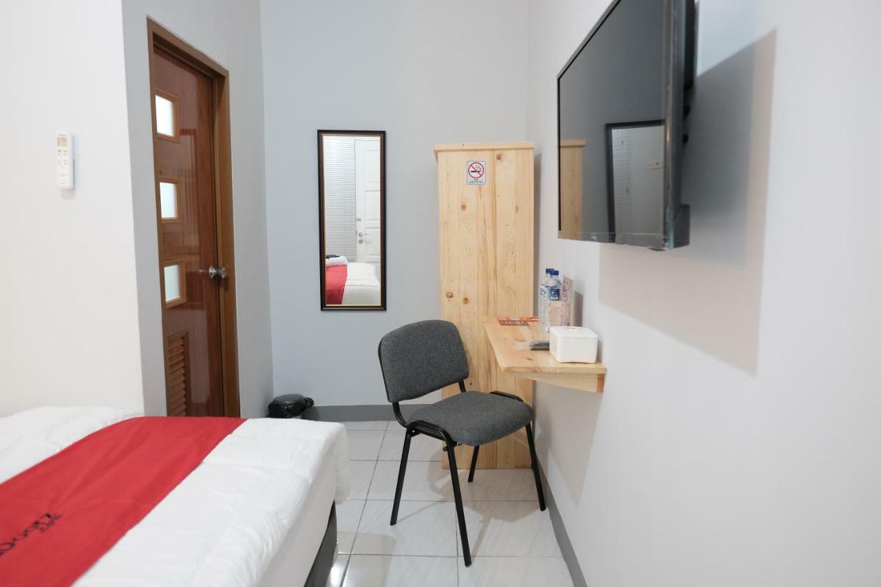 Hotel Reddoorz Syariah Near Siloam Hospital Kebon Jeruk Jakarta Exteriér fotografie