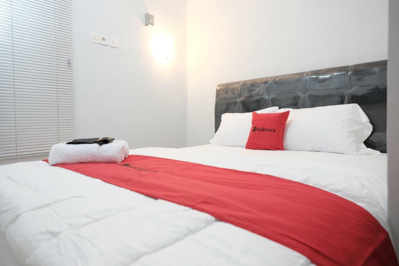 Hotel Reddoorz Syariah Near Siloam Hospital Kebon Jeruk Jakarta Exteriér fotografie